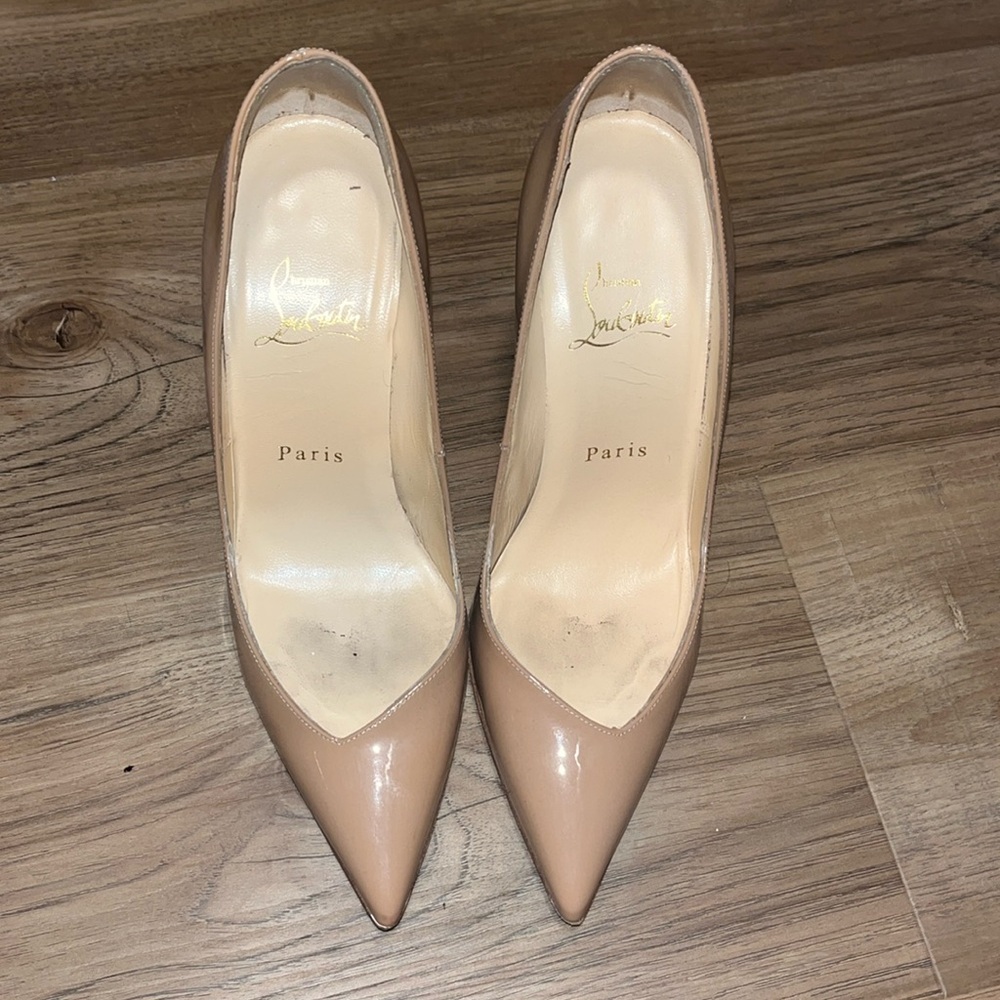 CLB beige patent pumps